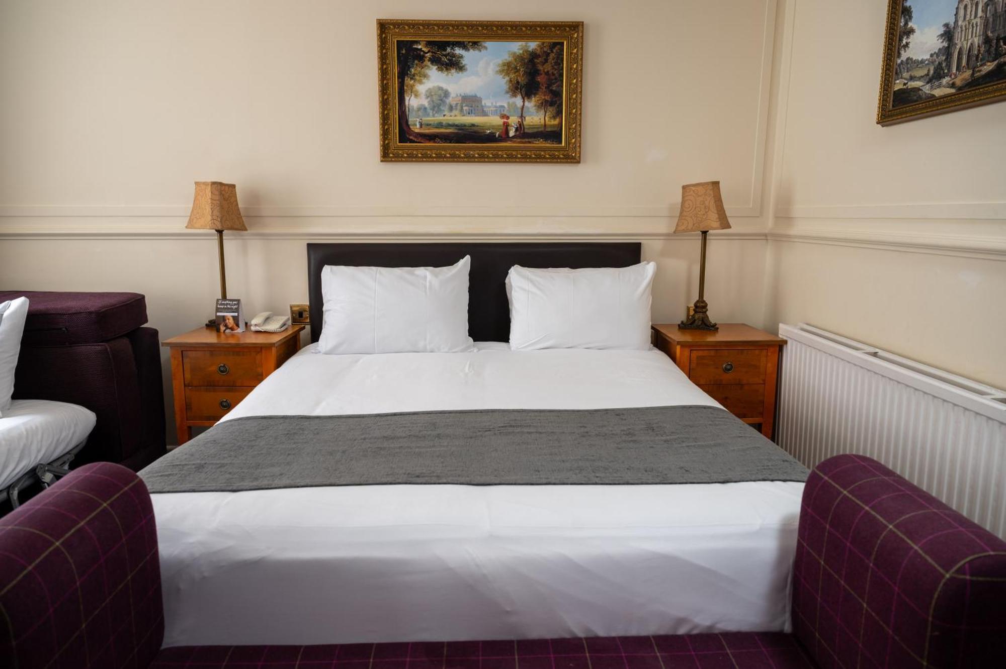Antelope by Greene King Inns Poole Eksteriør bilde