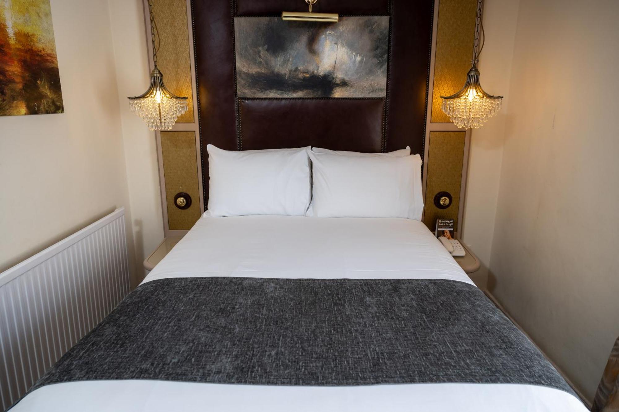 Antelope by Greene King Inns Poole Eksteriør bilde